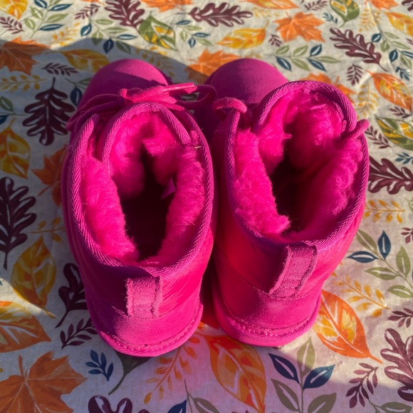 Bubblegum Barbie Pink Women’s UGG Neumel Boots - Picture 8 of 8